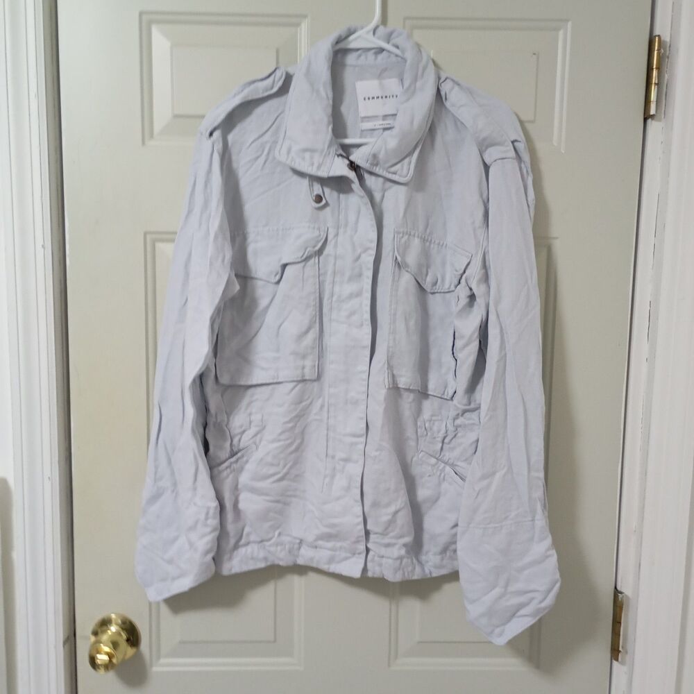 Women's community jacket size M with multiple pockets, a blend of Lyocell Lino